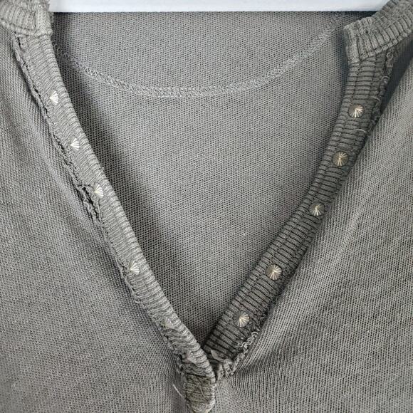 We The Free Womens Dark Green Long Cuffed Sleeve Distressed V-Neck Henley Size M - Picture 4 of 7